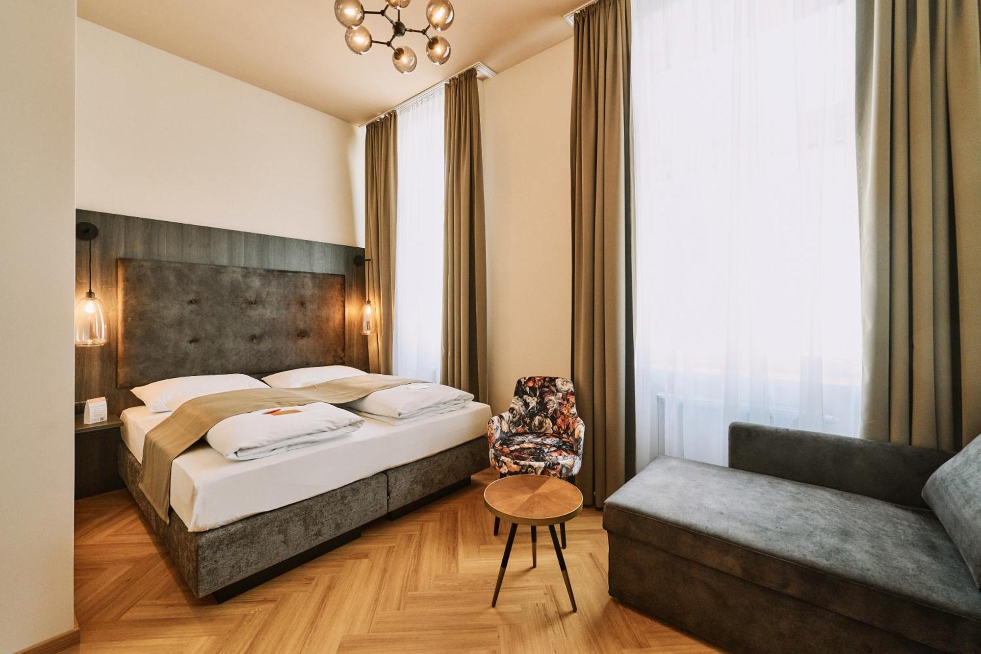 Urban Rathaus - Self Check-in 4* Viena